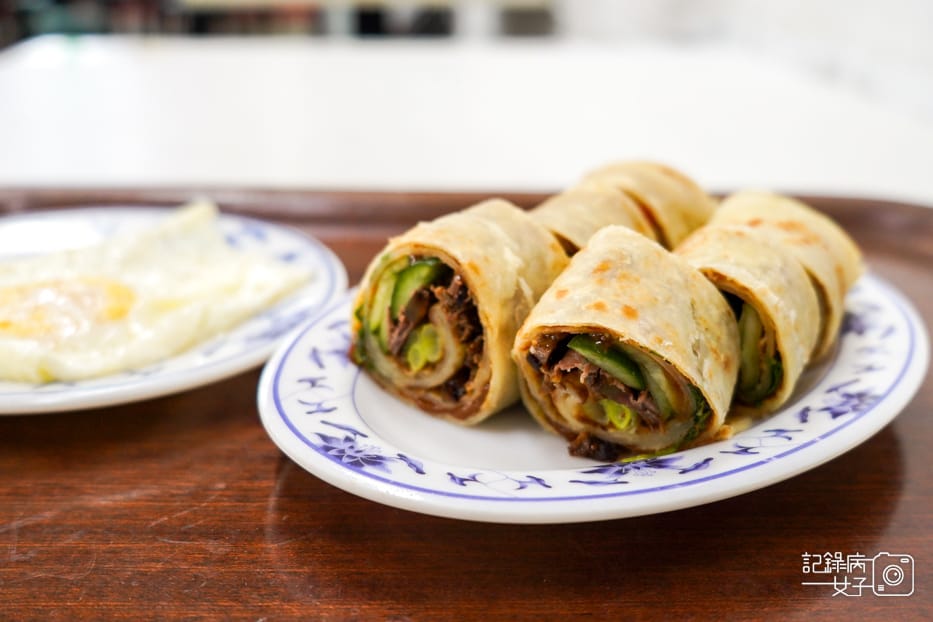 15內湖來來豆漿24小時豆漿店牛肉捲餅荷包蛋.jpg