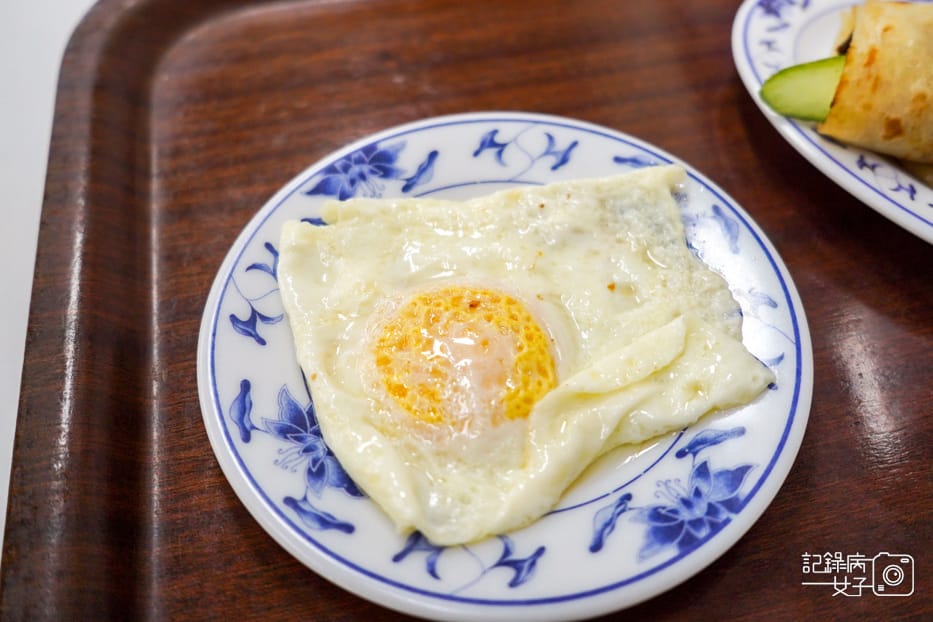 21內湖來來豆漿24小時豆漿店牛肉捲餅荷包蛋.jpg