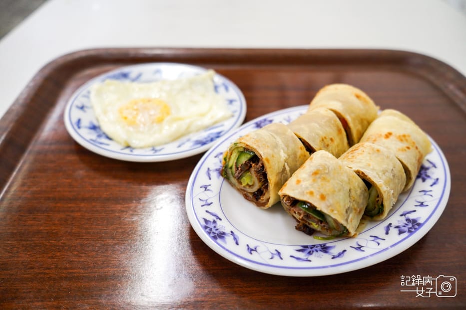 14內湖來來豆漿24小時豆漿店牛肉捲餅荷包蛋.jpg