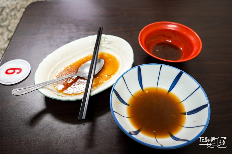 33新竹老港陳招牌醬油蛋意麵牛肉腸粉紅油炒手.jpg 33新竹老港陳招牌醬油蛋意麵牛肉腸粉紅油炒手.jpg