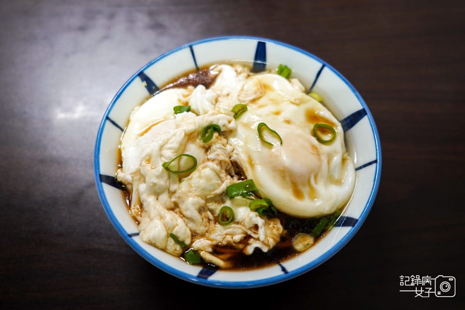 15新竹老港陳招牌醬油蛋意麵牛肉腸粉紅油炒手.jpg 15新竹老港陳招牌醬油蛋意麵牛肉腸粉紅油炒手.jpg