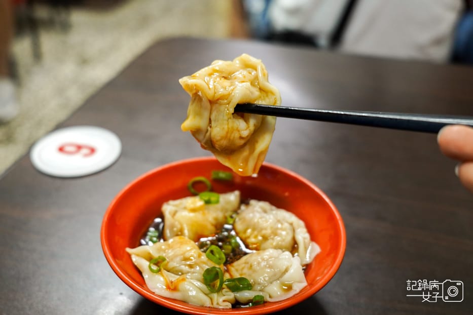 25新竹老港陳招牌醬油蛋意麵牛肉腸粉紅油炒手.jpg 25新竹老港陳招牌醬油蛋意麵牛肉腸粉紅油炒手.jpg