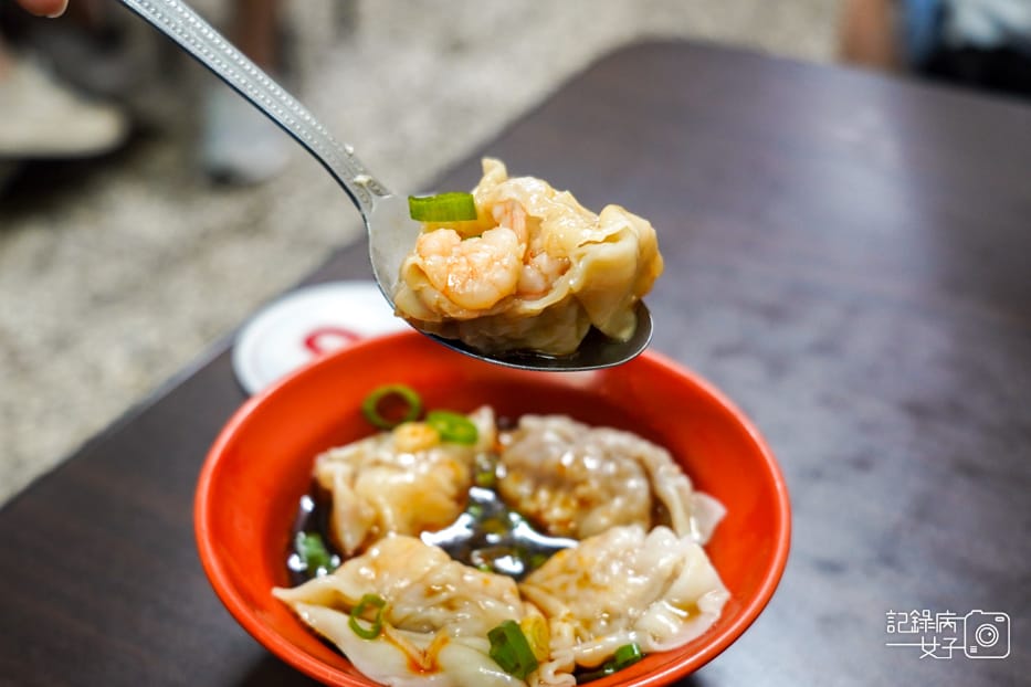 27新竹老港陳招牌醬油蛋意麵牛肉腸粉紅油炒手.jpg 27新竹老港陳招牌醬油蛋意麵牛肉腸粉紅油炒手.jpg