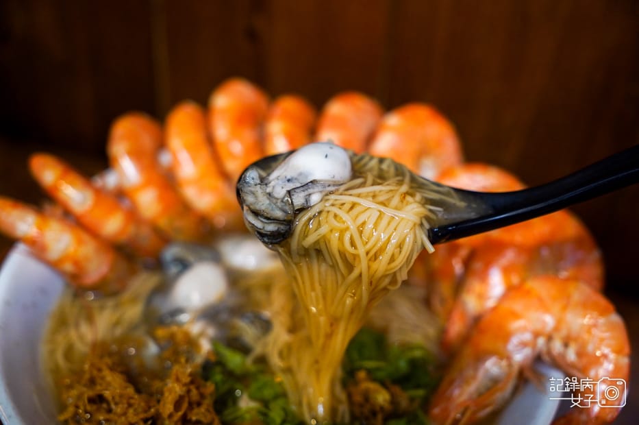 17新竹東門市場享來初麵線超豪華鮮蝦鮮蚵麵線.jpg