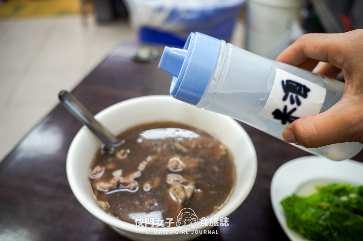 【台南 中西區】阿億牛肉湯 x 綜合牛肉湯 x 軟嫩牛腩配上夠味的牛肝 x 牛肉肉燥飯 - 第14張圖 【台南 中西區】阿億牛肉湯 x 綜合牛肉湯 x 軟嫩牛腩配上夠味的牛肝 x 牛肉肉燥飯