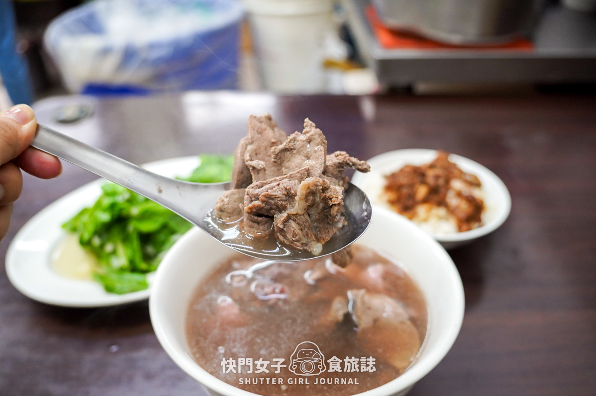 【台南 中西區】阿億牛肉湯 x 綜合牛肉湯 x 軟嫩牛腩配上夠味的牛肝 x 牛肉肉燥飯 - 第16張圖 【台南 中西區】阿億牛肉湯 x 綜合牛肉湯 x 軟嫩牛腩配上夠味的牛肝 x 牛肉肉燥飯