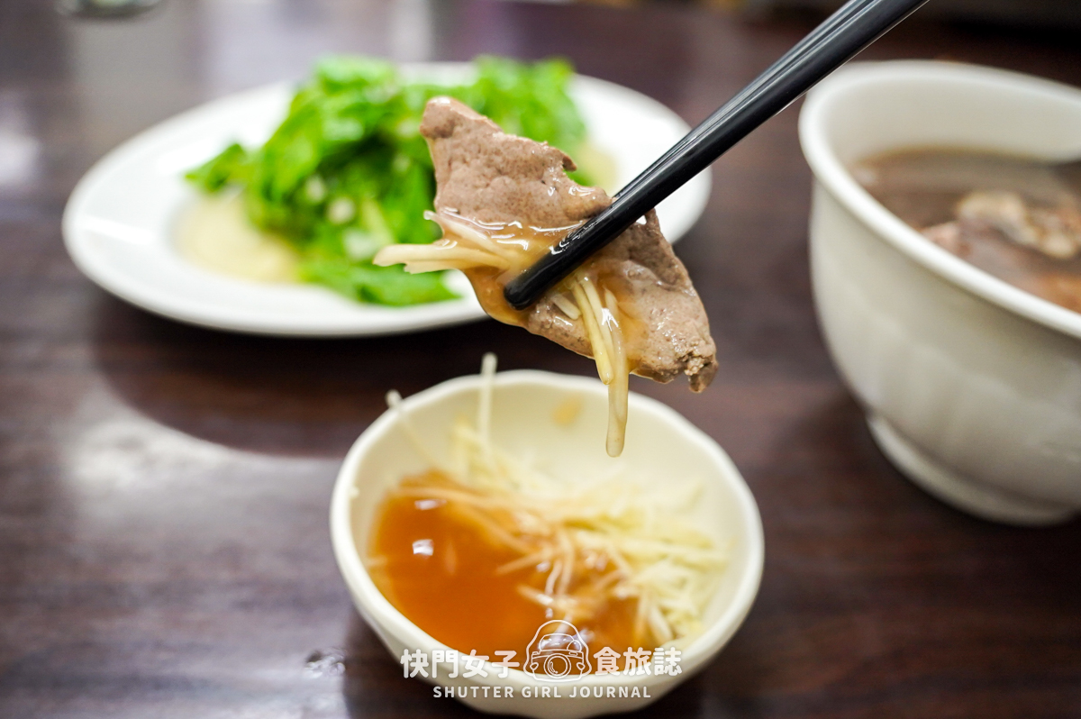 【台南 中西區】阿億牛肉湯 x 綜合牛肉湯 x 軟嫩牛腩配上夠味的牛肝 x 牛肉肉燥飯 - 第18張圖 【台南 中西區】阿億牛肉湯 x 綜合牛肉湯 x 軟嫩牛腩配上夠味的牛肝 x 牛肉肉燥飯