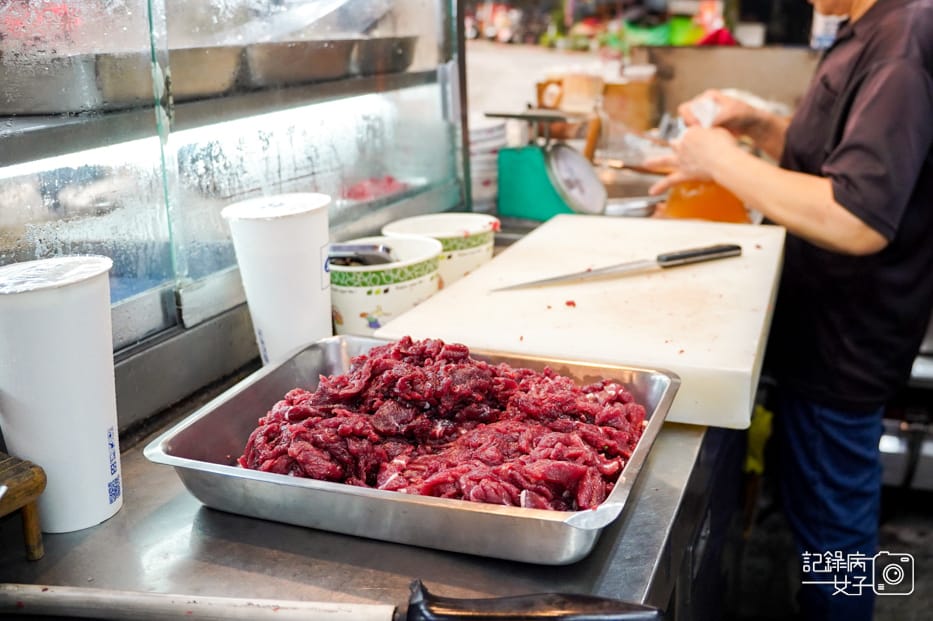 26台南牛肉湯阿億牛肉湯牛腩湯牛肝湯牛肉肉燥飯牛肉芥蘭菜.jpg