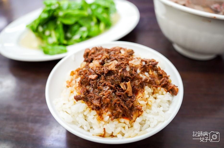 20台南牛肉湯阿億牛肉湯牛腩湯牛肝湯牛肉肉燥飯牛肉芥蘭菜.jpg