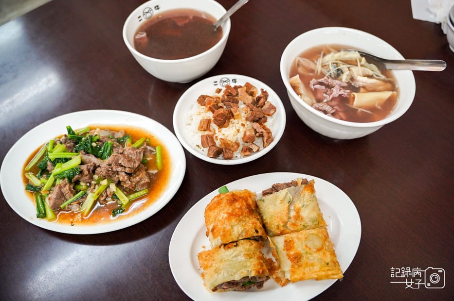 17台南文章牛肉二牛牛肉湯溫體牛芥蘭牛腩牛肉捲餅.jpg 17台南文章牛肉二牛牛肉湯溫體牛芥蘭牛腩牛肉捲餅.jpg