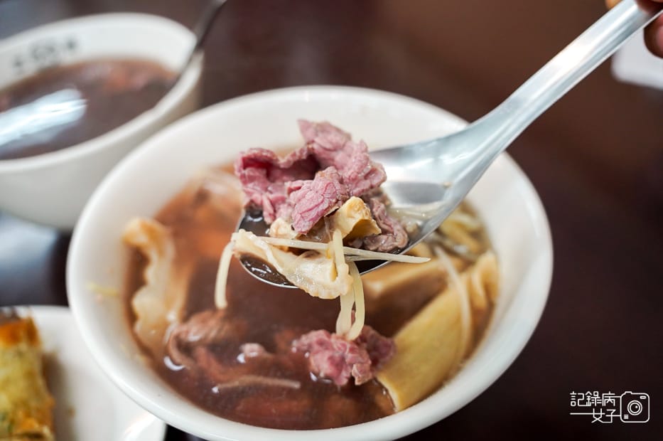 22台南文章牛肉二牛牛肉湯溫體牛綜合湯牛肚牛腸.jpg 22台南文章牛肉二牛牛肉湯溫體牛綜合湯牛肚牛腸.jpg