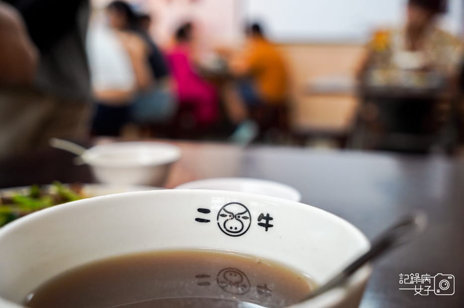 32台南文章牛肉二牛牛肉湯溫體牛芥蘭牛腩牛肉捲餅.jpg 32台南文章牛肉二牛牛肉湯溫體牛芥蘭牛腩牛肉捲餅.jpg