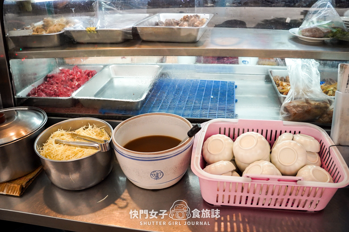 【台南 中西區】阿億牛肉湯 x 綜合牛肉湯 x 軟嫩牛腩配上夠味的牛肝 x 牛肉肉燥飯 - 第8張圖 【台南 中西區】阿億牛肉湯 x 綜合牛肉湯 x 軟嫩牛腩配上夠味的牛肝 x 牛肉肉燥飯