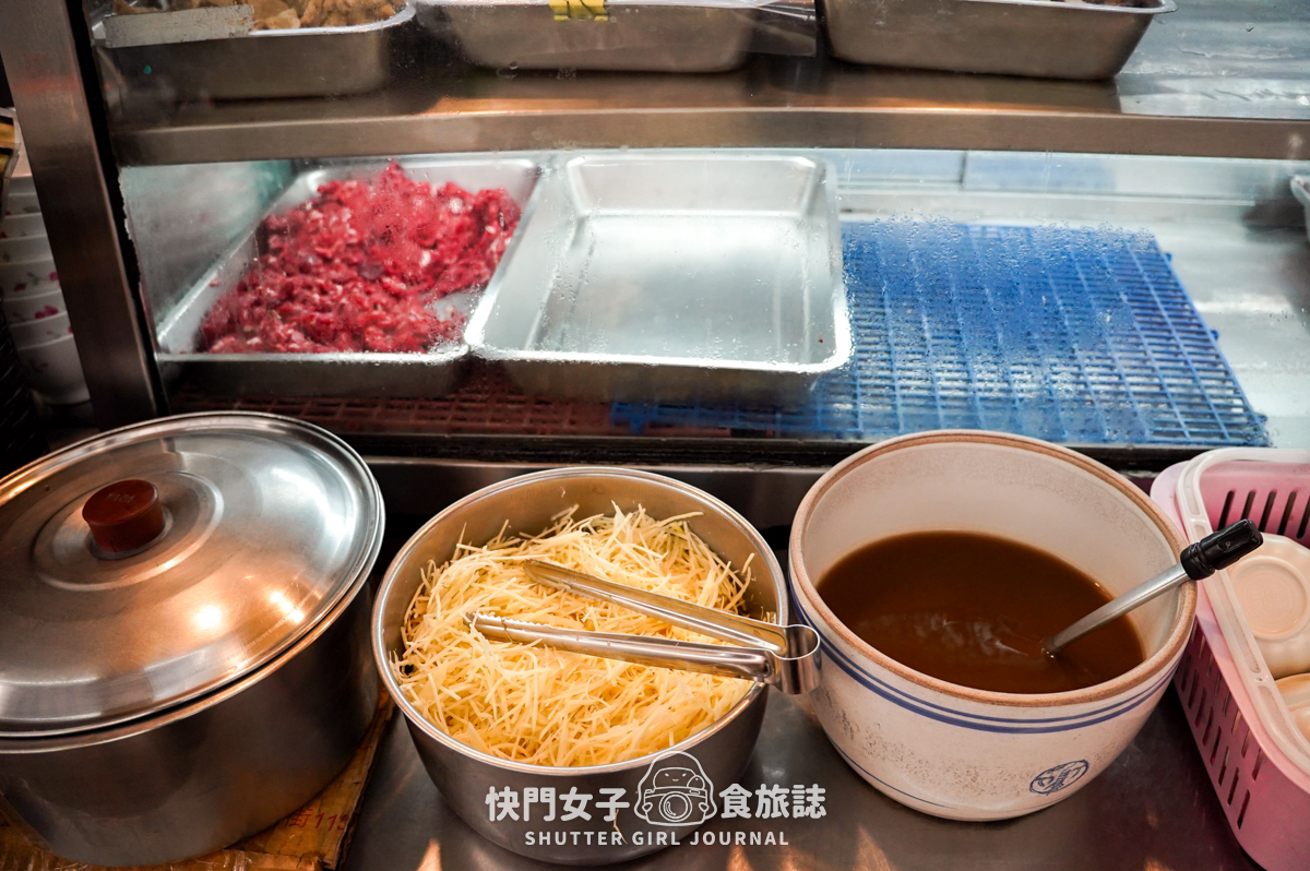 【台南 中西區】阿億牛肉湯 x 綜合牛肉湯 x 軟嫩牛腩配上夠味的牛肝 x 牛肉肉燥飯 - 第9張圖 【台南 中西區】阿億牛肉湯 x 綜合牛肉湯 x 軟嫩牛腩配上夠味的牛肝 x 牛肉肉燥飯