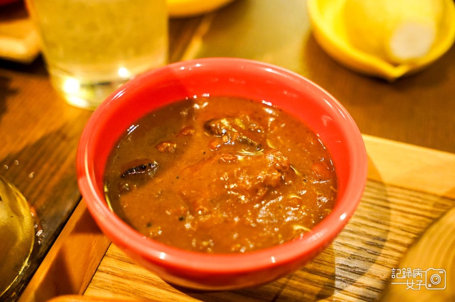 24日本東京新宿燒肉牛舌の檸檬牛肉湯咖哩飯.jpg
