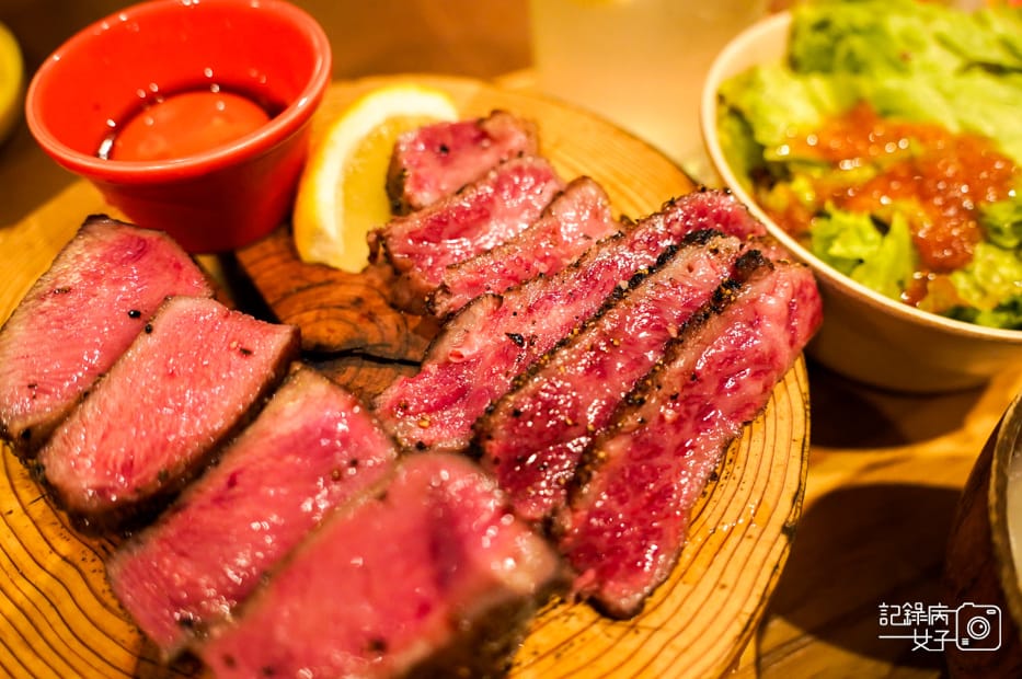 22日本東京新宿燒肉牛舌の檸檬厚切檸檬牛舌A5黑毛和牛鮭魚卵飯.jpg
