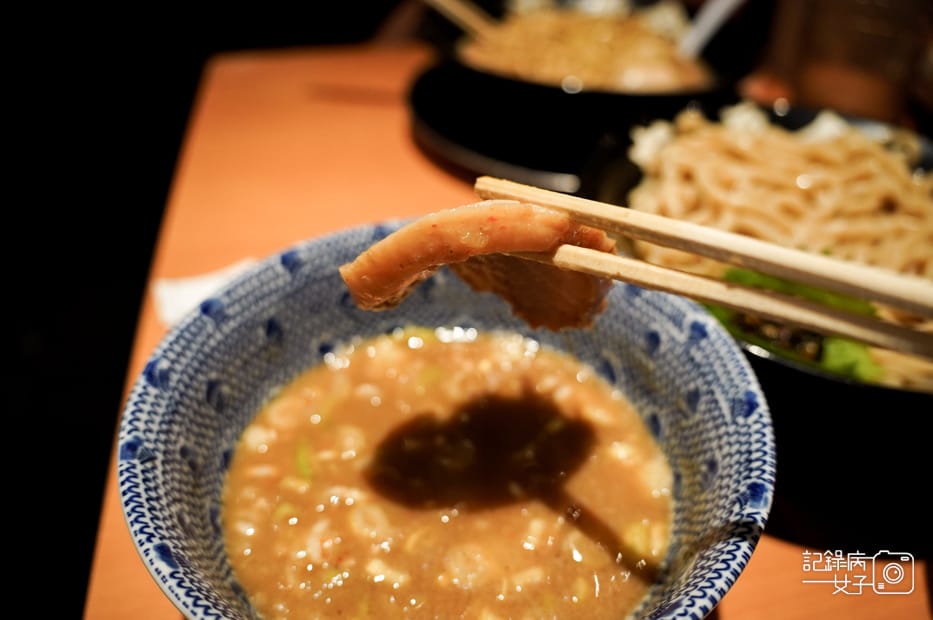28日本東京車站六厘舍沾麵特濃沾麵特製拉麵厚叉燒.jpg