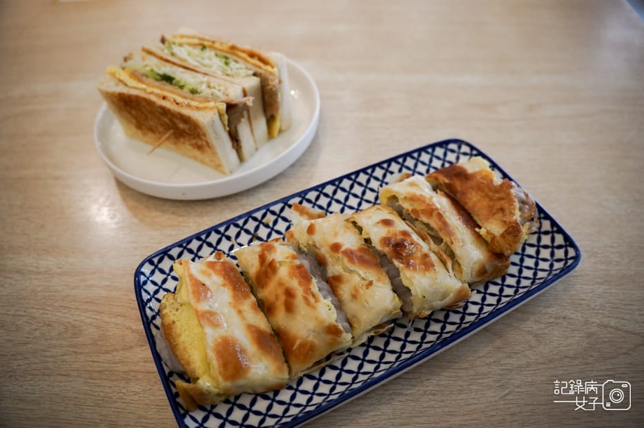 6高雄三民早堂手作早餐芋頭控必點芋泥蛋餅花生肉排起司蛋熱煎吐司.jpg
