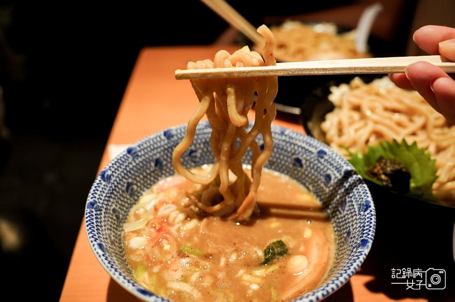 29日本東京車站六厘舍沾麵特濃沾麵特製拉麵厚叉燒.jpg