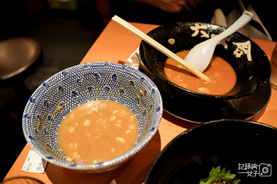 32日本東京車站六厘舍沾麵特濃沾麵特製拉麵厚叉燒.jpg