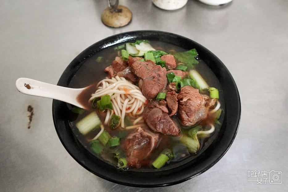 19內湖區大佳牛雜湯牛肉麵牛雜湯牛腩飯牛腱肉.jpg
