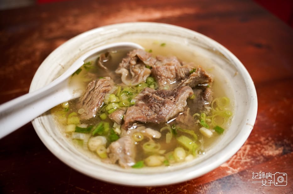 25內湖區通化老師傅牛雜湯牛肉蛋炒飯清燉牛肉湯.jpg 25內湖區通化老師傅牛雜湯牛肉蛋炒飯清燉牛肉湯.jpg