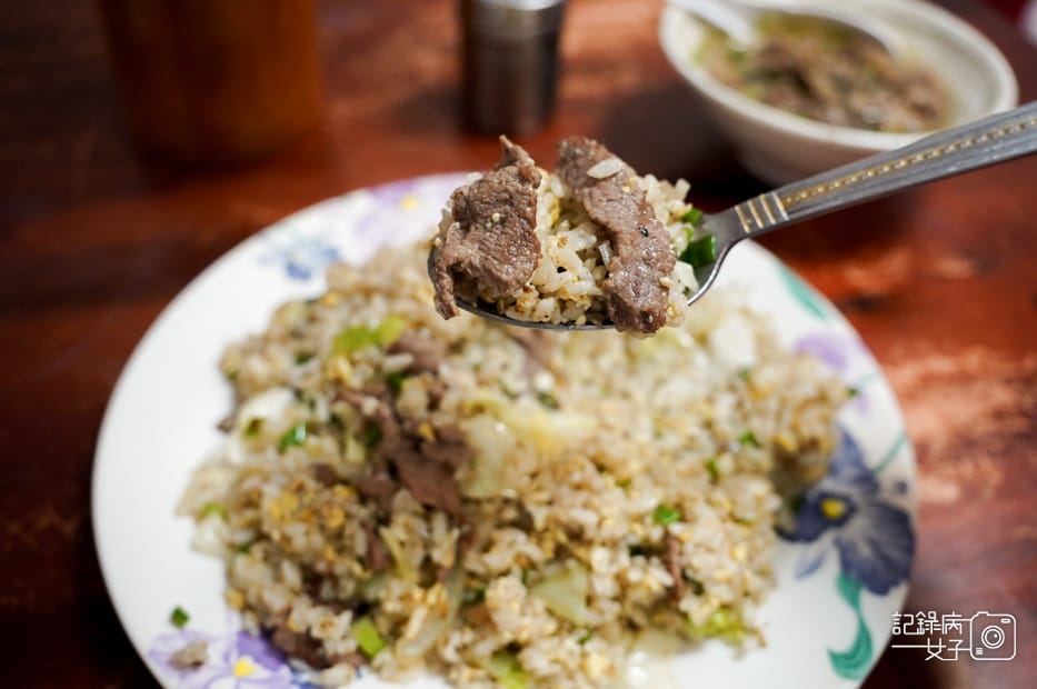 22內湖區通化老師傅牛雜湯牛肉蛋炒飯清燉牛肉湯.jpg 22內湖區通化老師傅牛雜湯牛肉蛋炒飯清燉牛肉湯.jpg