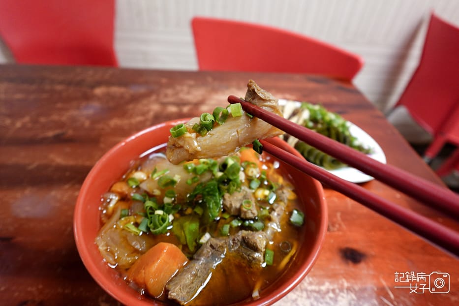 49內湖區通化老師傅牛雜湯紅燒牛肉筋麵.jpg 49內湖區通化老師傅牛雜湯紅燒牛肉筋麵.jpg