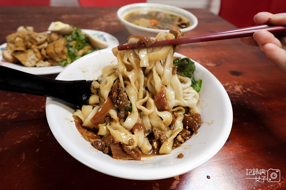 39內湖區通化老師傅牛雜湯番茄牛肉湯炸醬麵.jpg 39內湖區通化老師傅牛雜湯番茄牛肉湯炸醬麵.jpg