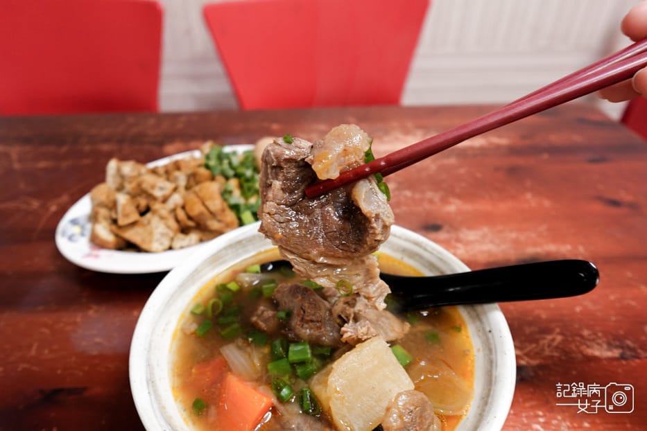 34內湖區通化老師傅牛雜湯番茄牛肉湯炸醬麵.jpg 34內湖區通化老師傅牛雜湯番茄牛肉湯炸醬麵.jpg