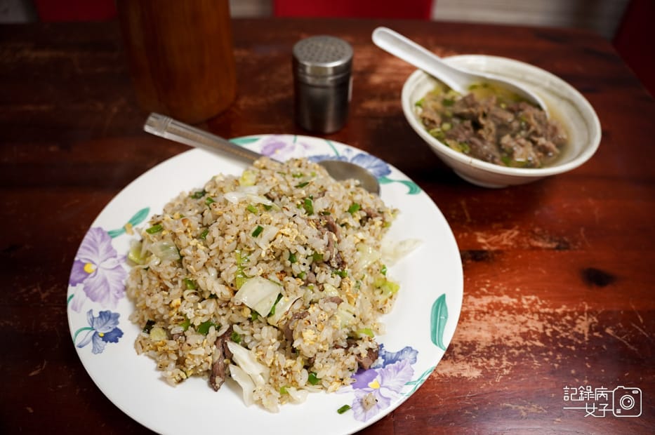 18內湖區通化老師傅牛雜湯牛肉蛋炒飯清燉牛肉湯.jpg 18內湖區通化老師傅牛雜湯牛肉蛋炒飯清燉牛肉湯.jpg