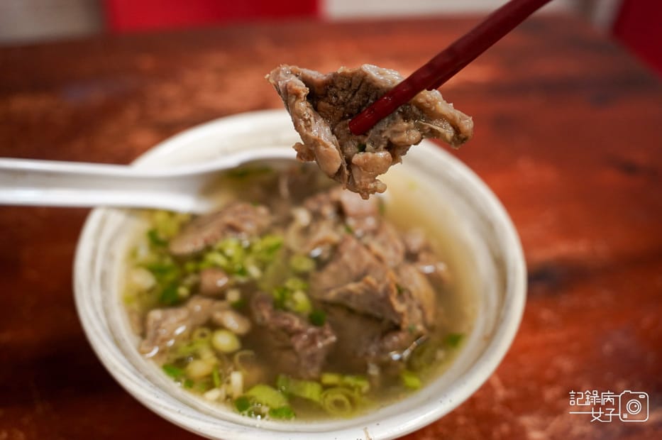 28內湖區通化老師傅牛雜湯牛肉蛋炒飯清燉牛肉湯.jpg 28內湖區通化老師傅牛雜湯牛肉蛋炒飯清燉牛肉湯.jpg