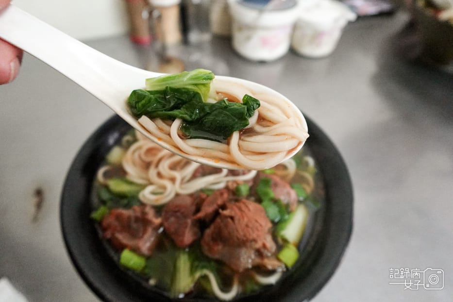 25內湖區大佳牛雜湯牛肉麵牛雜湯牛腩飯牛腱肉.jpg