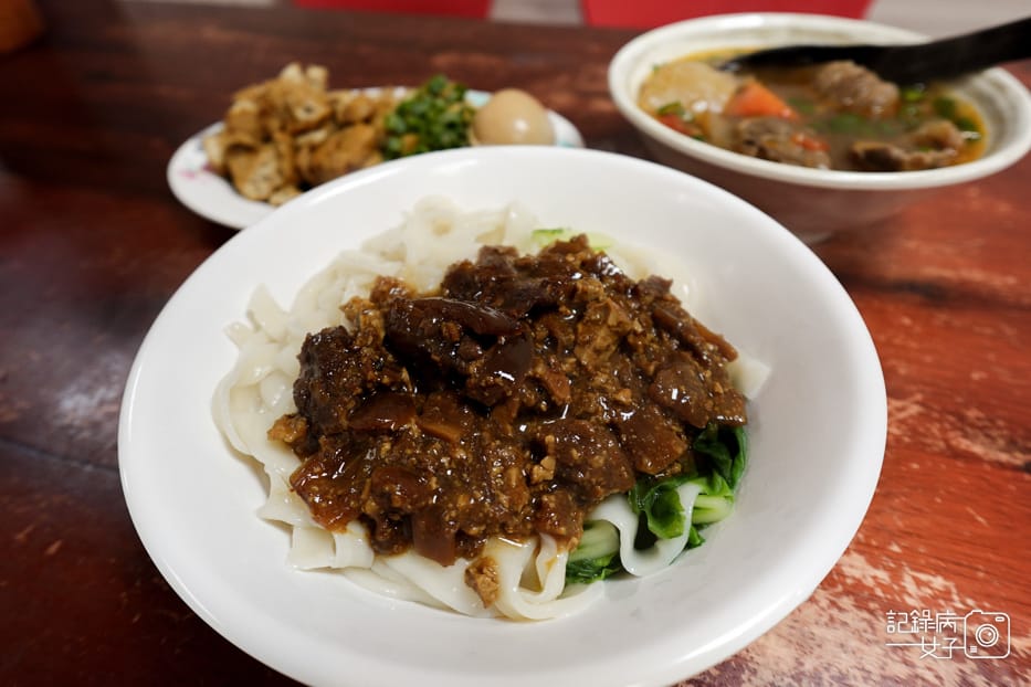 36內湖區通化老師傅牛雜湯番茄牛肉湯炸醬麵.jpg 36內湖區通化老師傅牛雜湯番茄牛肉湯炸醬麵.jpg