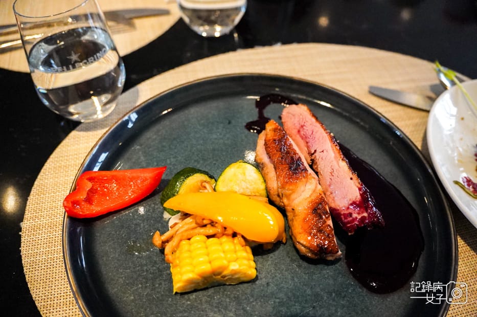 22高雄鼓山H2o飯店Ripple義法西餐廳吃到飽低溫熟成櫻桃鴨胸佐莓果醬.jpg