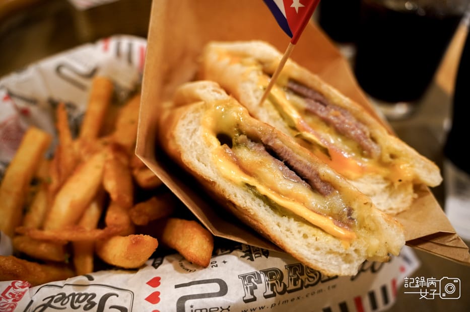 11公館這一天異國廚房古巴三明治Cubano古巴諾BBQ牛舊衣服漢堡.jpg