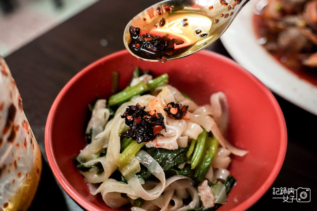 16連江縣馬祖南竿馬港大眾飲食店招牌炒魚麵必吃紅糟炒海瓜子.jpg 16連江縣馬祖南竿馬港大眾飲食店招牌炒魚麵必吃紅糟炒海瓜子.jpg