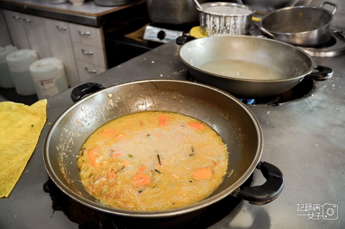 20連江縣馬祖南竿介壽獅子市場美食早餐必吃阿妹的店鼎邊糊魚丸湯燕餃湯.jpg 20連江縣馬祖南竿介壽獅子市場美食早餐必吃阿妹的店鼎邊糊魚丸湯燕餃湯.jpg