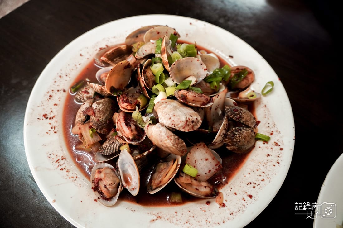 17連江縣馬祖南竿馬港大眾飲食店招牌炒魚麵必吃紅糟炒海瓜子.jpg 17連江縣馬祖南竿馬港大眾飲食店招牌炒魚麵必吃紅糟炒海瓜子.jpg