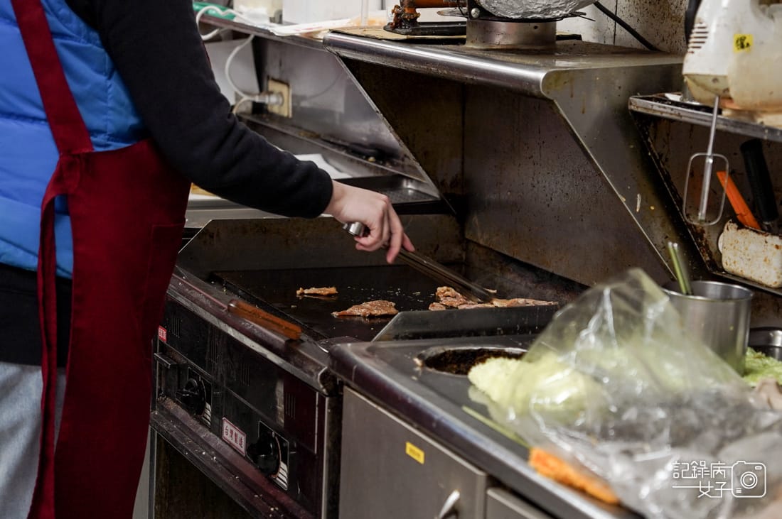 13連江縣馬祖南竿必吃馬祖漢堡豬排蔥蛋繼光餅超群繼光餅.jpg 13連江縣馬祖南竿必吃馬祖漢堡豬排蔥蛋繼光餅超群繼光餅.jpg