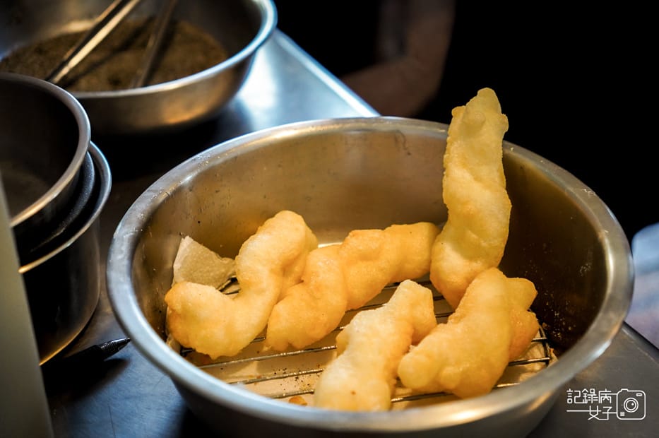 5台南美食游爸爸白糖粿蕃薯椪國華街林家茂子白糖粿芋頭餅.jpg