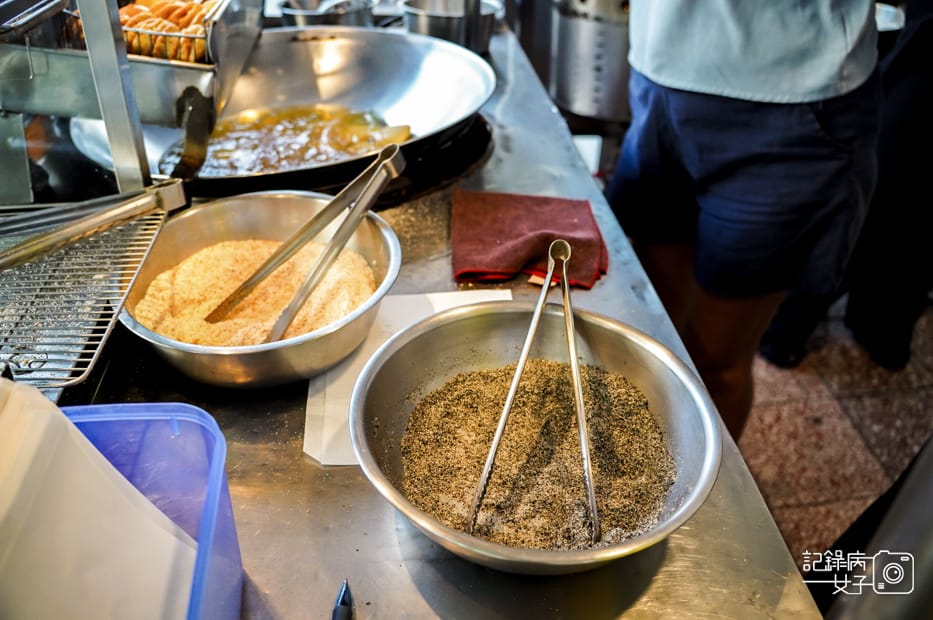 7台南美食游爸爸白糖粿蕃薯椪國華街林家茂子白糖粿芋頭餅.jpg