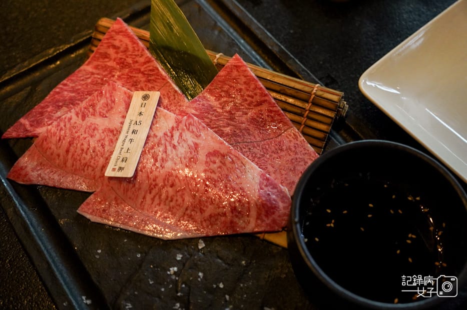 43台中昭日堂燒肉日本A5和牛上肩胛雪花牛小排.jpg 43台中昭日堂燒肉日本A5和牛上肩胛雪花牛小排.jpg