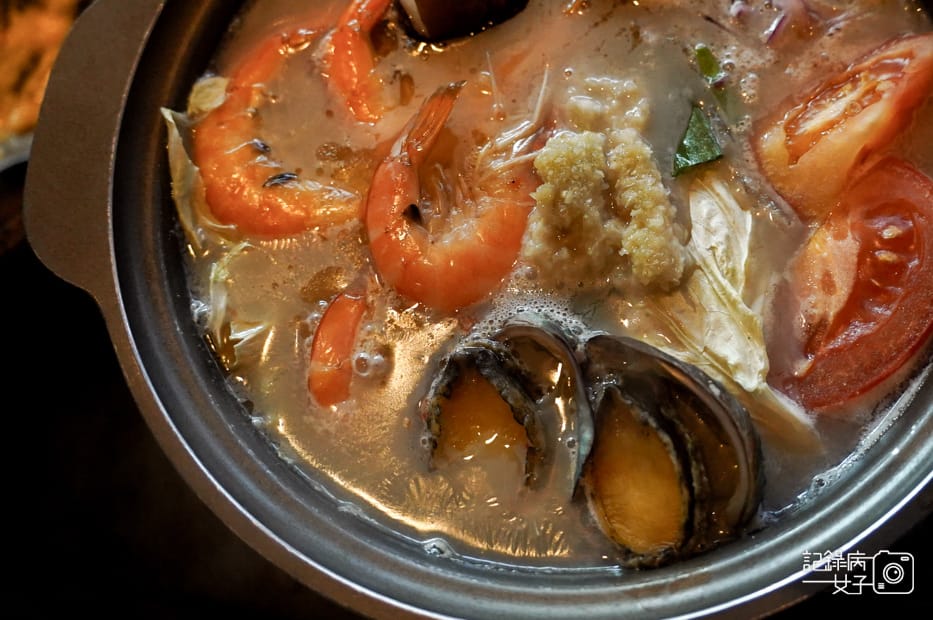 40台中昭日堂鍋物火鍋九州豚骨海鮮鍋鮮魚味噌鍋.jpg 40台中昭日堂鍋物火鍋九州豚骨海鮮鍋鮮魚味噌鍋.jpg