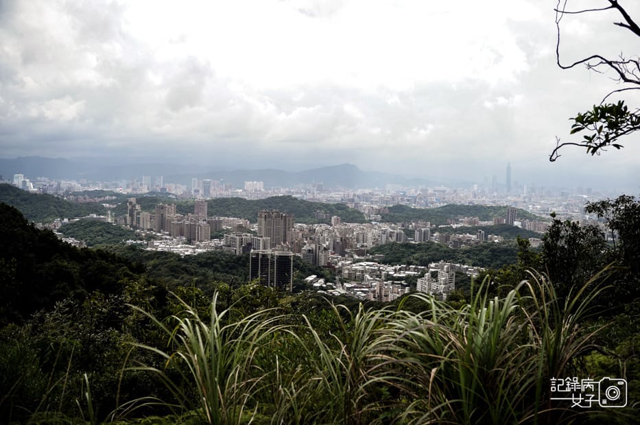 68台北內湖碧山巖鯉魚山小人國步道圓覺寺瀑布步道大溝溪親水公園.jpg 68台北內湖碧山巖鯉魚山小人國步道圓覺寺瀑布步道大溝溪親水公園.jpg