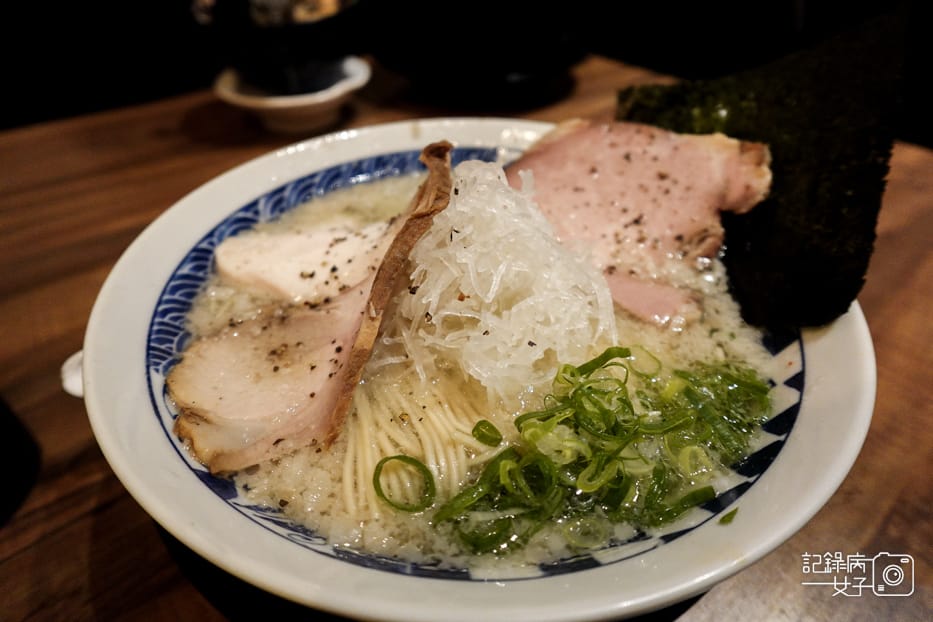11鳳華拉麵鳳華鶏豚濃湯拉麵專門本店背脂塩味鷄清湯.jpg