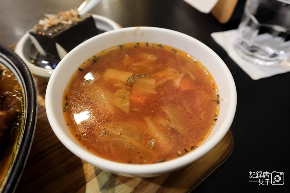 27台北車站大同羅本家咖哩蔬菜羅宋湯.jpg