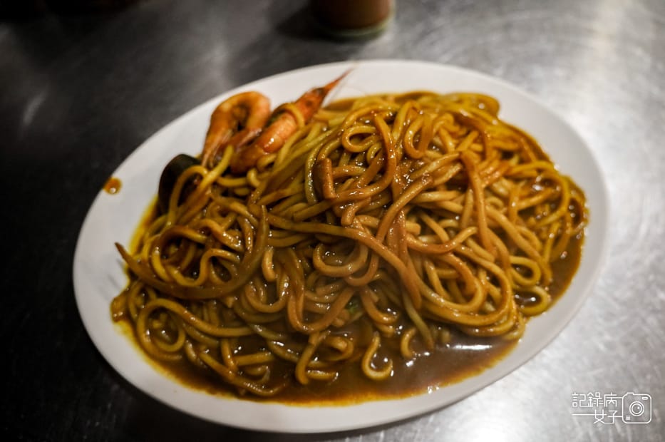 11基隆夜市阿華炒麵咖哩炒麵海鮮炒麵烏龍麵.jpg