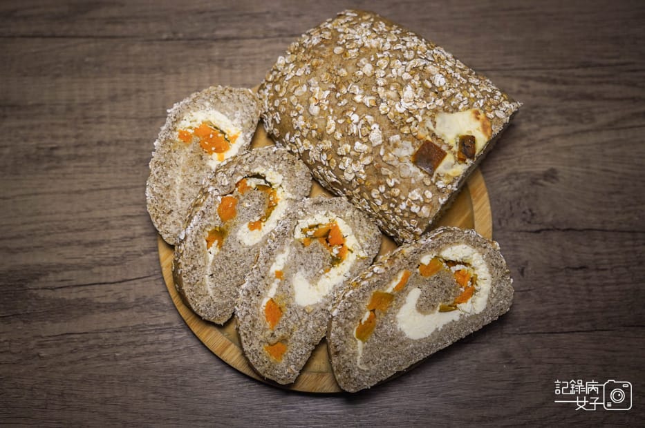 21大約翰全麥烘焙麵包開箱優格南瓜黃金黑麥麵包熱量.jpg