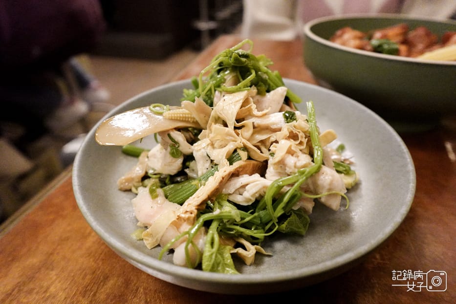 13台北善導寺金晶雞GINGIN CHICKEN鹹水雞龍鬚菜沙拉.jpg